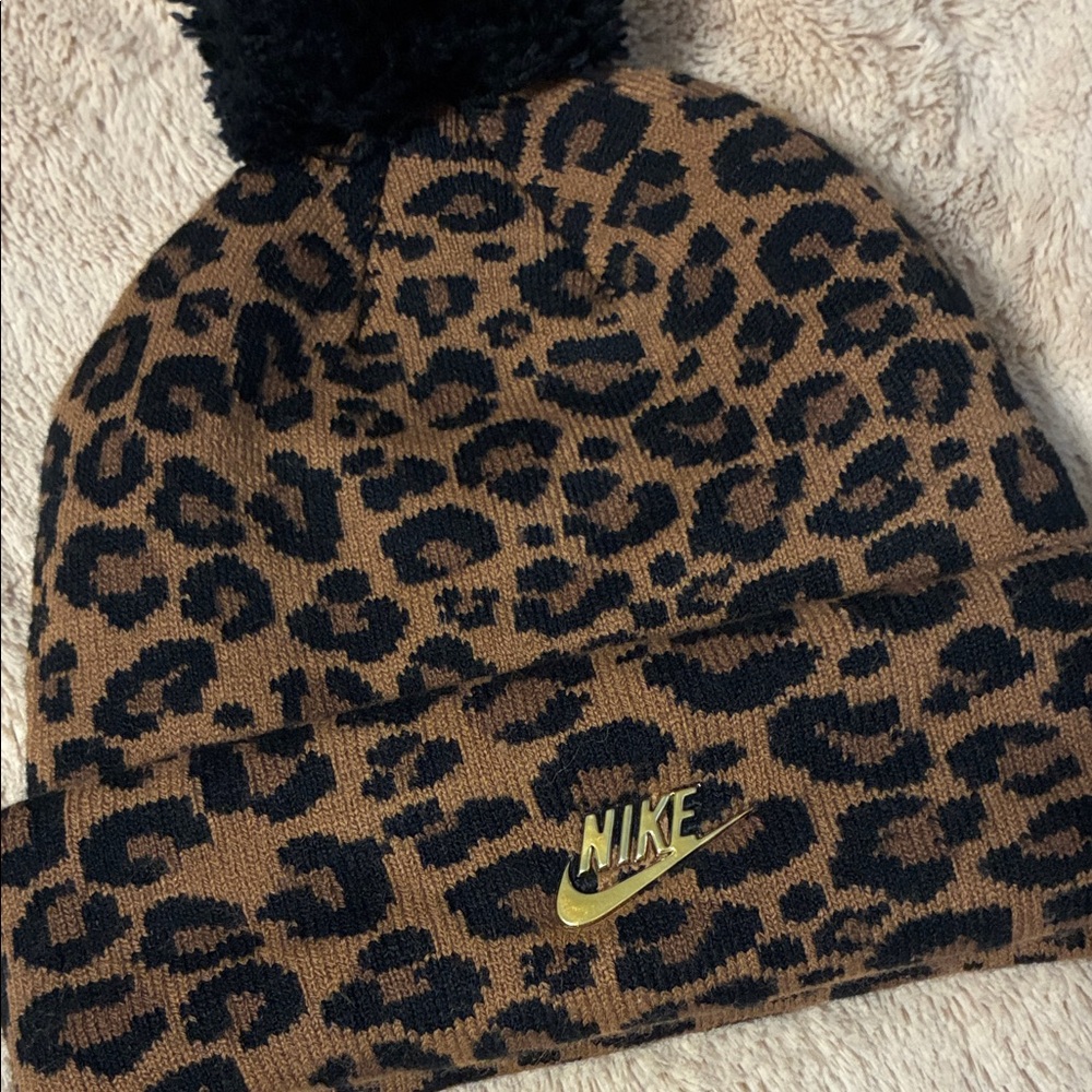 🐆 Nike Leopard Pom Beanie  🐆